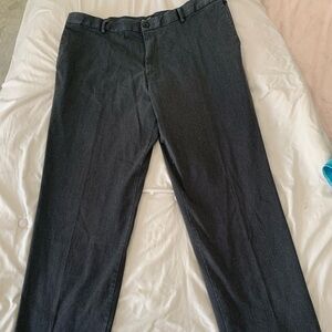 Men’s Black Docker slacks. Size 40x32‎ (1011M)